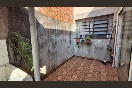 Casa à venda com 156m², 4 quartos e 3 vagas Casa à venda com 156m², 4 quartos e 3 vagasQuintal