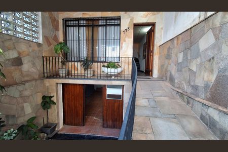 Casa à venda com 156m², 4 quartos e 3 vagas Casa à venda com 156m², 4 quartos e 3 vagasEntrada
