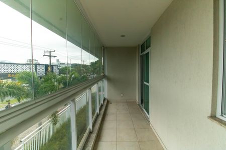 Apartamento para alugar com 260m², 3 quartos e 2 vagas Apartamento para alugar com 260m², 3 quartos e 2 vagasVaranda da Suíte 3