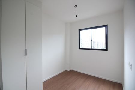 Quarto 2 de apartamento para alugar com 2 quartos, 50m² em Barra Olímpica, Rio de Janeiro