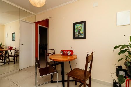 Sala de casa de condomínio para alugar com 2 quartos, 42m² em Parque Vitoria, São Paulo