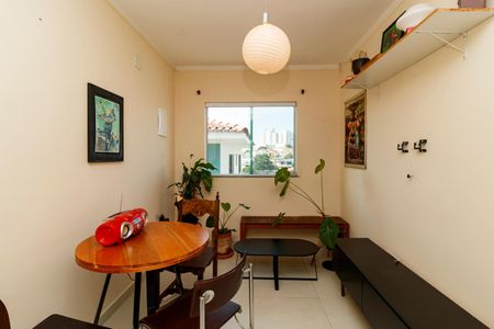 Sala de casa de condomínio para alugar com 2 quartos, 42m² em Parque Vitoria, São Paulo
