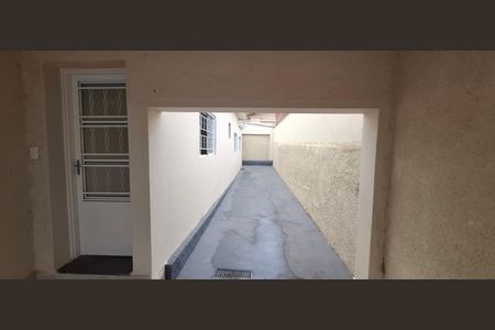 Casa para alugar com 152m², 3 quartos e 1 vaga Casa para alugar com 152m², 3 quartos e 1 vagaCorredor lateral