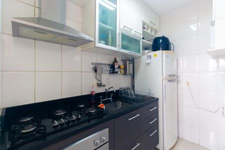 Cozinha de apartamento à venda com 2 quartos, 56m² em Vila Lucia, São Paulo