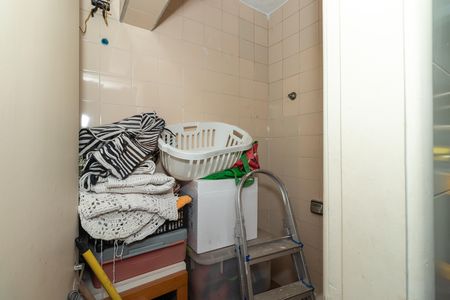 Apartamento à venda com 131m², 3 quartos e 1 vaga Apartamento à venda com 131m², 3 quartos e 1 vagaBanheiro de Serviço