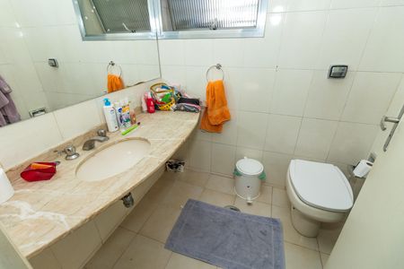 Apartamento à venda com 131m², 3 quartos e 1 vaga Apartamento à venda com 131m², 3 quartos e 1 vagaBanheiro