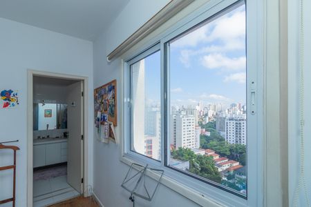 Apartamento à venda com 131m², 3 quartos e 1 vaga Apartamento à venda com 131m², 3 quartos e 1 vagaSuite