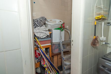 Apartamento à venda com 131m², 3 quartos e 1 vaga Apartamento à venda com 131m², 3 quartos e 1 vagaBanheiro de Serviço