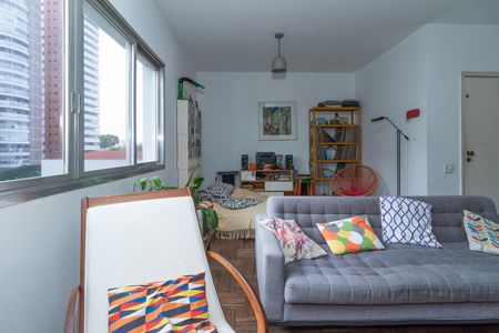 Apartamento à venda com 131m², 3 quartos e 1 vaga Apartamento à venda com 131m², 3 quartos e 1 vagaSala