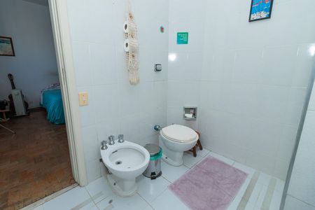 Apartamento à venda com 131m², 3 quartos e 1 vaga Apartamento à venda com 131m², 3 quartos e 1 vagaBanheiro da Suíte
