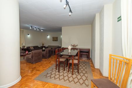 Apartamento à venda com 131m², 3 quartos e 1 vaga Apartamento à venda com 131m², 3 quartos e 1 vagaÁrea Comum - Salão de Festas