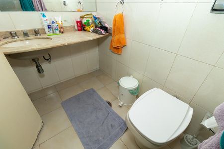 Apartamento à venda com 131m², 3 quartos e 1 vaga Apartamento à venda com 131m², 3 quartos e 1 vagaBanheiro