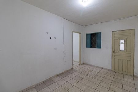 Sala de casa para alugar com 2 quartos, 100m² em Jardim Robru, São Paulo