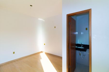 Casa para alugar com 110m², 3 quartos e 2 vagas Casa para alugar com 110m², 3 quartos e 2 vagasSuíte