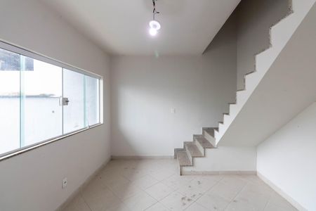 Sala de casa para alugar com 2 quartos, 69m² em Campo Grande, Rio de Janeiro