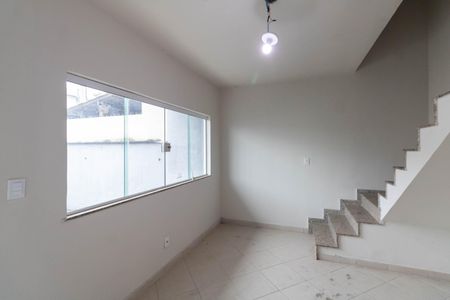 Sala de casa para alugar com 2 quartos, 69m² em Campo Grande, Rio de Janeiro
