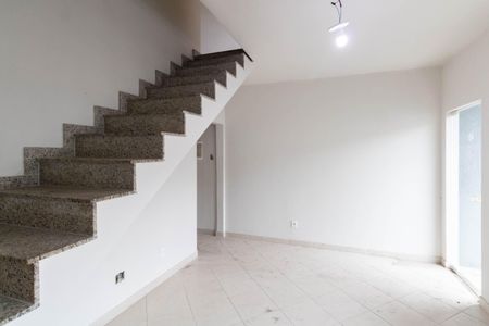 Casa para alugar com 69m², 2 quartos e 1 vaga Casa para alugar com 69m², 2 quartos e 1 vagaSala