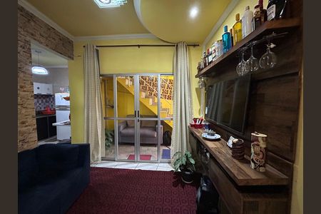 Casa à venda com 70m², 2 quartos e 1 vaga