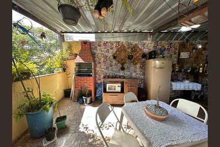 Casa à venda com 70m², 2 quartos e 1 vaga