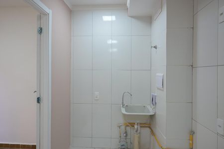 Área de Serviço  de apartamento para alugar com 2 quartos, 38m² em Vila Suzana, São Paulo