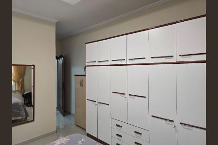 Casa à venda com 596m², 3 quartos e 2 vagas Casa à venda com 596m², 3 quartos e 2 vagasSuíte
