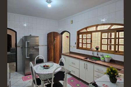 Casa à venda com 596m², 3 quartos e 2 vagas Casa à venda com 596m², 3 quartos e 2 vagasCozinha