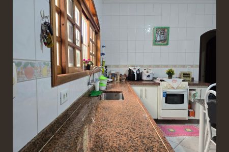 Casa à venda com 596m², 3 quartos e 2 vagas Casa à venda com 596m², 3 quartos e 2 vagasCozinha