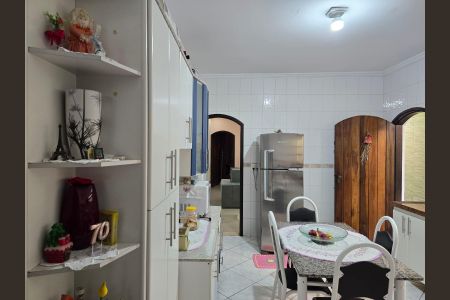 Casa à venda com 596m², 3 quartos e 2 vagas Casa à venda com 596m², 3 quartos e 2 vagasCozinha
