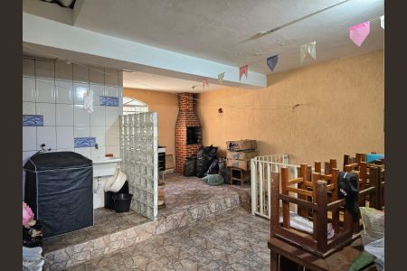 Casa à venda com 596m², 3 quartos e 2 vagas Casa à venda com 596m², 3 quartos e 2 vagasÁrea de Serviço e Churrasqueira