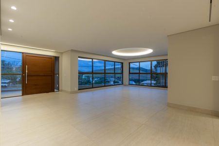 Casa de condomínio à venda com 431m², 5 quartos e 5 vagas Casa de condomínio à venda com 431m², 5 quartos e 5 vagasSala