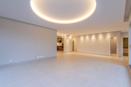 Casa de condomínio à venda com 431m², 5 quartos e 5 vagas Casa de condomínio à venda com 431m², 5 quartos e 5 vagasSala