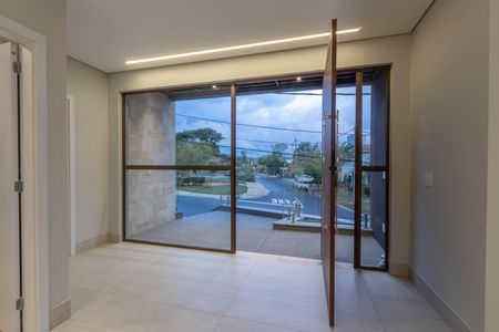 Casa de condomínio à venda com 431m², 5 quartos e 5 vagas Casa de condomínio à venda com 431m², 5 quartos e 5 vagasVista
