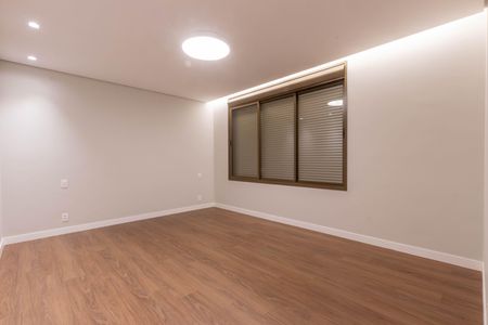 Casa de condomínio à venda com 431m², 5 quartos e 5 vagas Casa de condomínio à venda com 431m², 5 quartos e 5 vagasSuíte 2