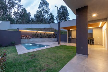 Casa de condomínio à venda com 431m², 5 quartos e 5 vagas Casa de condomínio à venda com 431m², 5 quartos e 5 vagasÁrea Externa