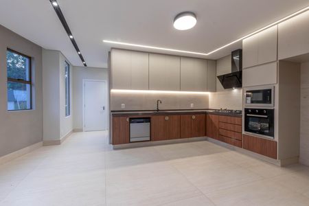 Casa de condomínio à venda com 431m², 5 quartos e 5 vagas Casa de condomínio à venda com 431m², 5 quartos e 5 vagasCozinha