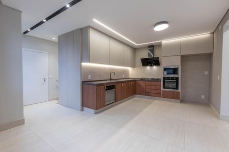 Casa de condomínio à venda com 431m², 5 quartos e 5 vagas Casa de condomínio à venda com 431m², 5 quartos e 5 vagasCozinha