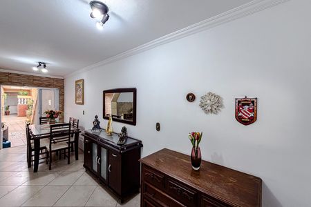 Casa para alugar com 100m², 2 quartos e 1 vagaSala