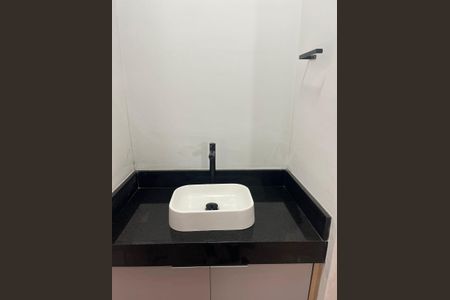 Banheiro de apartamento para alugar com 2 quartos, 36m² em Jaguaré, São Paulo