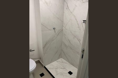 Banheiro de apartamento para alugar com 2 quartos, 36m² em Jaguaré, São Paulo