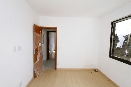 Apartamento à venda com 76m², 2 quartos e 2 vagasQuarto 2