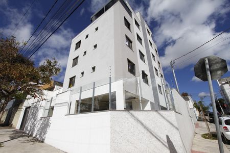 Apartamento à venda com 76m², 2 quartos e 2 vagasFachada