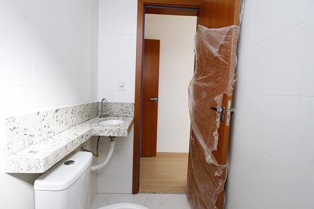 Apartamento à venda com 76m², 2 quartos e 2 vagasBanheiro da Suíte
