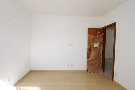 Apartamento à venda com 76m², 2 quartos e 2 vagasQuarto 2