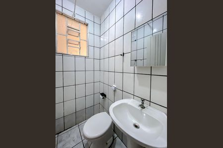 Casa para alugar com 60m², 2 quartos e sem vaga Casa para alugar com 60m², 2 quartos e sem vagaBanheiro
