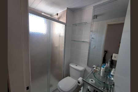 Banheiro  de apartamento à venda com 3 quartos, 59m² em Vila Taquari, São Paulo