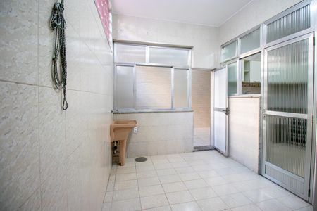 Casa para alugar com 60m², 2 quartos e 1 vagaÁrea de Serviço