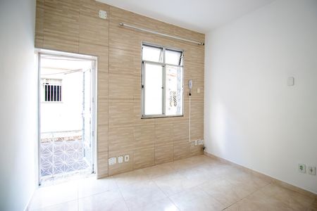Sala de casa para alugar com 2 quartos, 60m² em Olaria, Rio de Janeiro