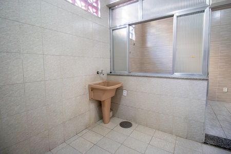 Casa para alugar com 60m², 2 quartos e 1 vagaÁrea de Serviço