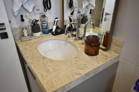 Apartamento à venda com 74m², 2 quartos e 2 vagasSuíte