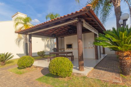 Casa de condomínio para alugar com 67m², 2 quartos e 2 vagas Casa de condomínio para alugar com 67m², 2 quartos e 2 vagasÁrea comum - Churrasqueira